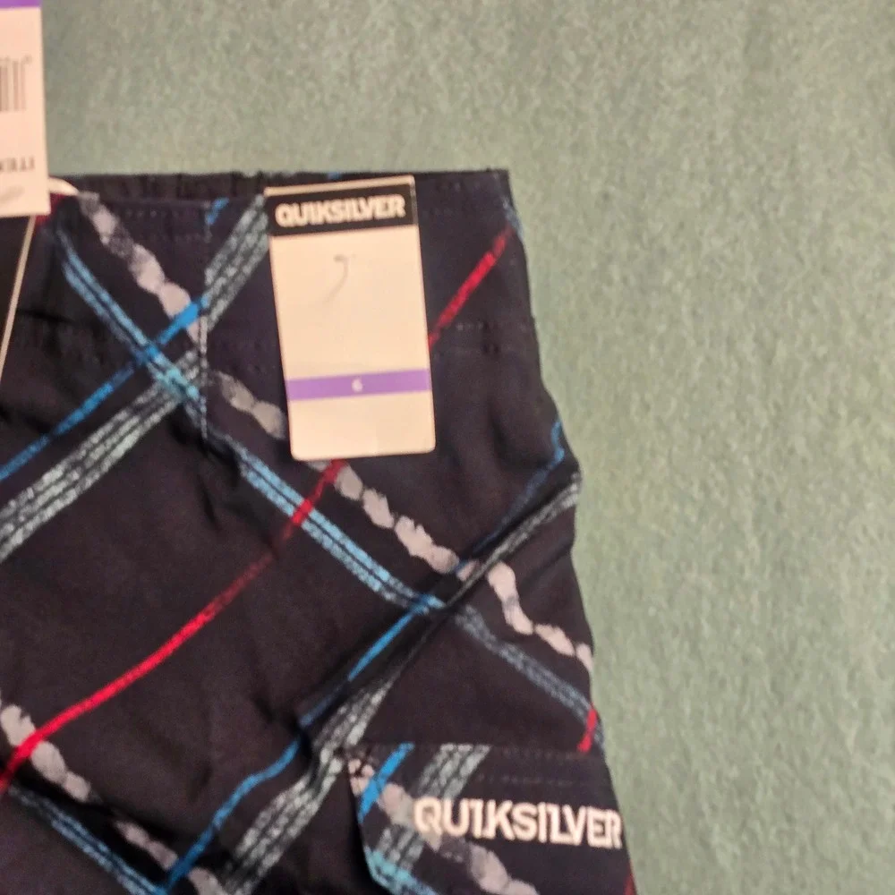 Quiksilver Boys Plaid Board Shorts Black Blue Red Swim Trunks‎ Size 6 2540565059